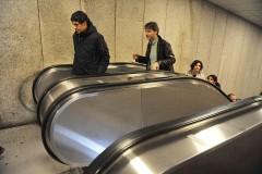 Il Sindaco Romizi sale le scale mobili