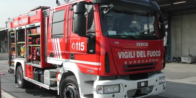 Vigili de fuoco salvano cane finito in un pozzo