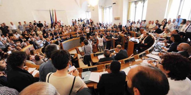 Giunta Romizi, tra deleghe e incompatibilità spuntano i primi mal di pancia. A destra e a sinistra