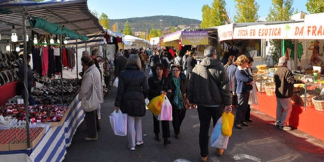 Pian di Massiano, maggioranza e opposizione e sostegno degli ambulanti