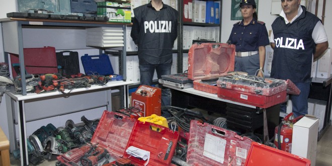 Assisi, scovato deposito di materiale edile rubato e destinato all’estero