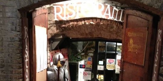 Il lento declino di via Ulisse Rocchi, anche il Settimo Sigillo minaccia di chiudere