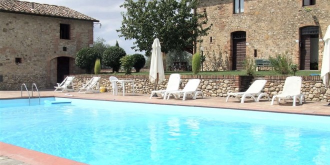 Spoleto, bimba colta da malore in piscina