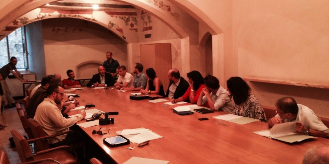 Tasse e tagli dei servizi, Pd e Socialisti chiedono chiarezza