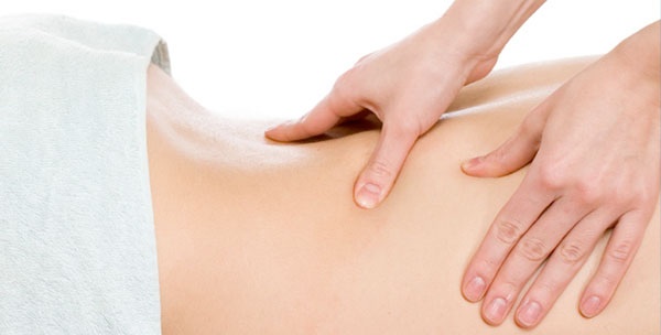 Il fisioterapista che cura i pensionati gratis