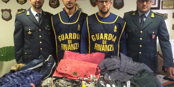 Fiera dei morti, sequestrati centinaia di prodotti contraffatti