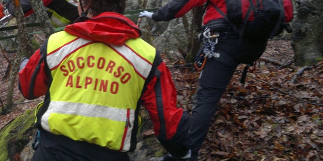 Monte Cucco, escursionista ferito salvato dal Soccorso Alpino