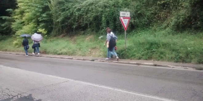 La denuncia degli studenti: “Per raggiungere l’Università, strade pietose”