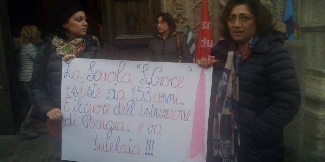 Scuola Montessori, a Palazzo dei Priori la protesta contro i tagli