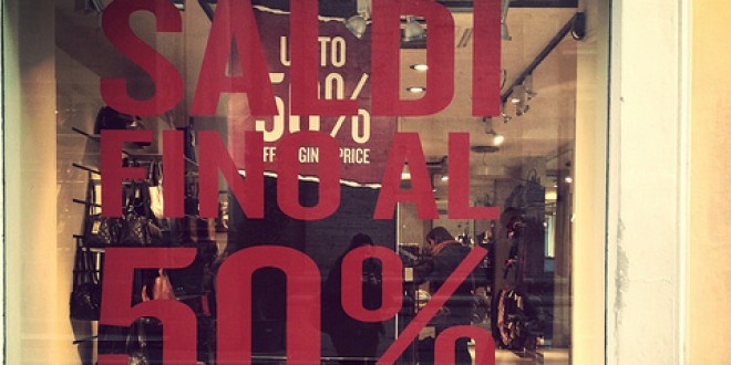 Saldi, apertura anticipata a sabato 3 gennaio