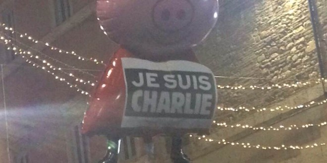 Fumettisti umbri: “A Parigi e’ stato ucciso anche Voltaire”