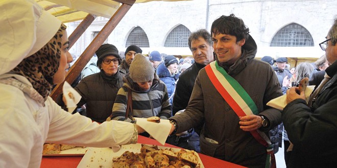 San Costanzo, taglio del nastro a degustazioni e mercatini
