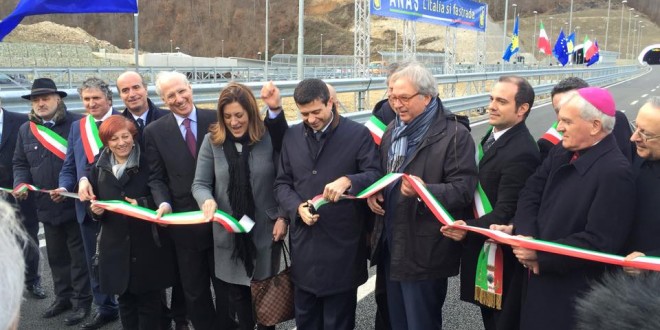 Quadrilatero Marche Umbria, inaugurato il nuovo tratto Colfiorito-Serravalle