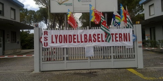 Terni, protesta dei lavoratori ex Basell