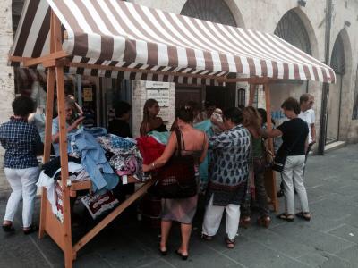 Tutto pronto per lo Sbaracco. Ai “super saldi” partecipano 89 negozi