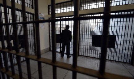 Perugia, rimpatriato noto giovane spacciatore di cocaina del centro storico