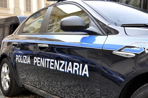 Perugia, detenuto morde agente della Polizia penitenziaria
