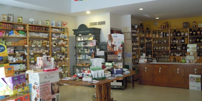 Cambio di gestione in vista per la storica Erboristeria di Piazza Matteotti
