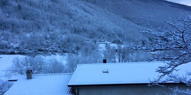 L’Umbria si sveglia con la neve. Ma nei prossimi giorni tornerà il sole
