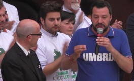 Salvini sul palco con Ricci