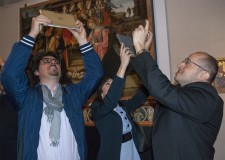 Con il naso all'insù