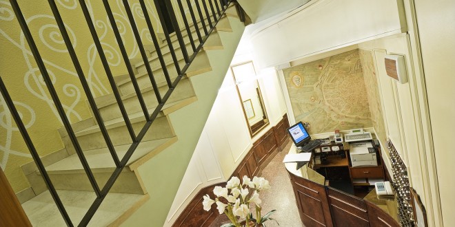 Quattro notti in albergo senza pagare il conto, denunciato