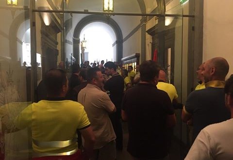 La protesta, dipendenti della Gesenu irrompono in Consiglio comunale