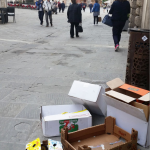 Cartoni in corso Vannucci