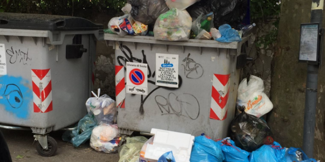 Le tasse aumentano ma sporcizia e degrado restano