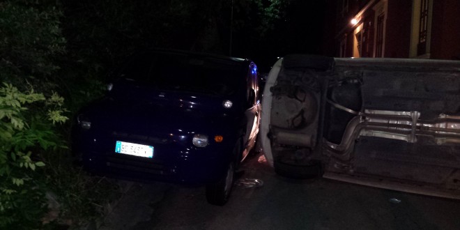 Perugia, automobilista perde il controllo e si ribalta