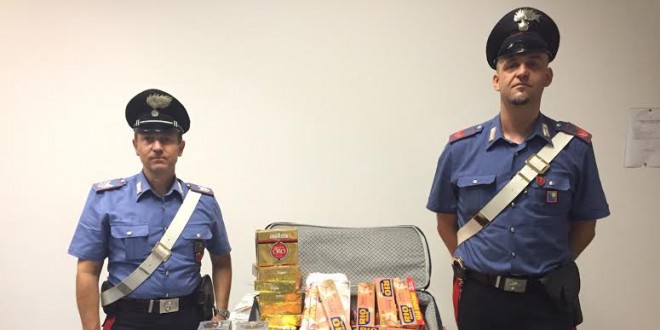 Sorpresi a rubare tonno e whiskey di marca