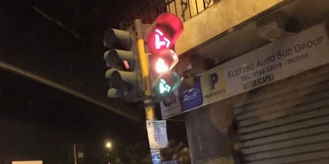 Photored ai semafori, troppo costosi e inutili, vanno rimossi. Passa l’odg di Camicia