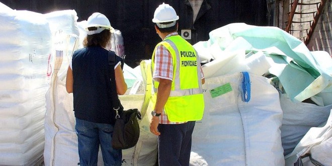 La polizia provinciale denuncia i titolari di tre aziende per la gestione illecita di rifiuti