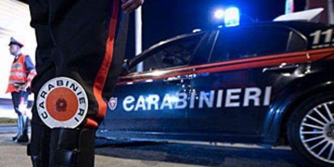 Commercio abiti contraffatti, denunciate 2 donne