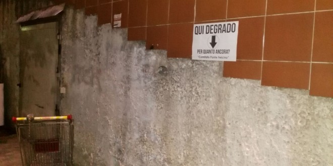 Ponte Felcino, spuntano cartelli per denunciare i posti di spaccio e degrado