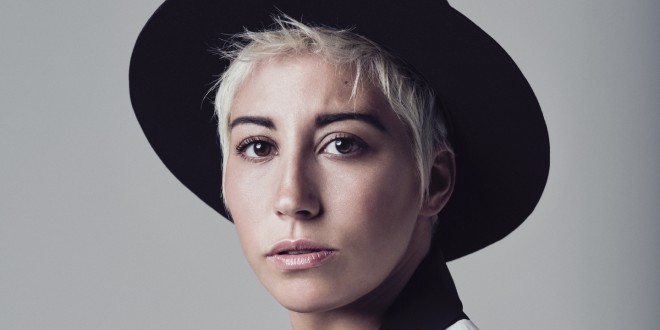 Tra musica e solidarietà Malika Ayane porta la sua arte “naif” in Umbria