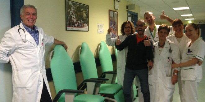 Avanti Tutta onlus: consegnate 10 nuove poltrone ed alcuni comodini 