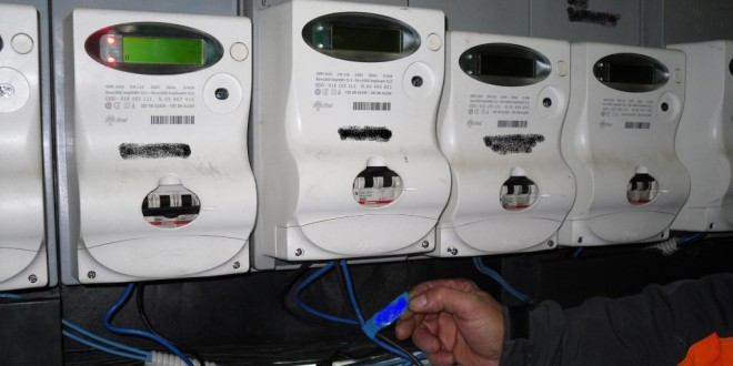 Manomette il contatore del condominio per rubare energia elettrica, scoperto dai carabinieri