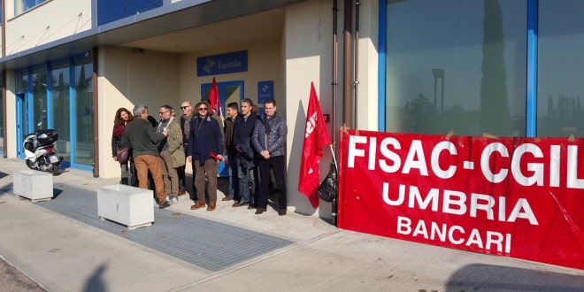 Solidarietà al dipendente di Equitalia licenziato