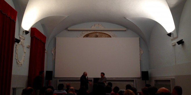 Lasciateci Fare: una critica al neoliberismo