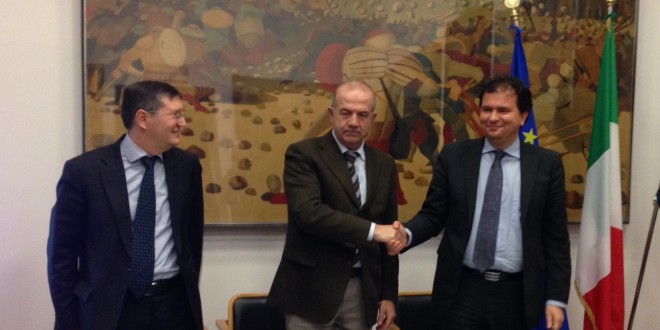 Trasporto pubblico ferroviario, firmato il contratto di servizio tra Regione e Busitalia