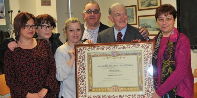 Dottore a 80 anni: Giorgio Venturi, iscritto all’Ateneo di Perugia a.a. 1954/55 , si è laureato oggi in Economia e commercio