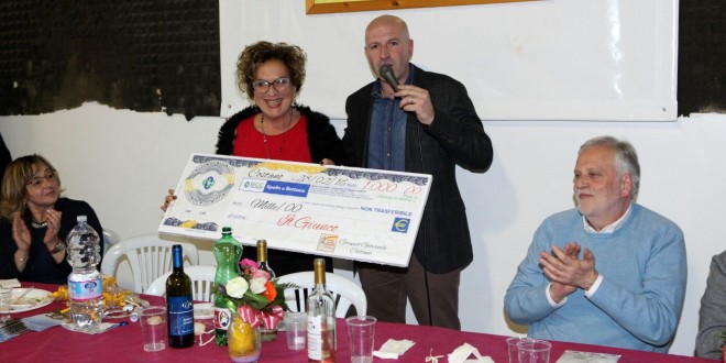 Gruppo giovanile Costano dona 1000 euro all’associazione “Il Giunco”