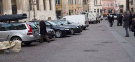 Sosta selvaggia in piazza Matteotti e Corso Vannucci, scatta l’interrogazione della consigliera Mori
