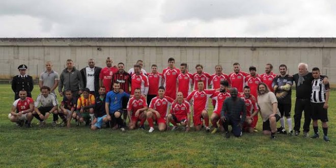 Perugia, consiglieri comunali e detenuti in campo per un amichevole all’insegna della solidarietà