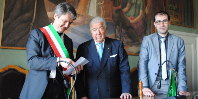 Magione, il Rotary dona 2000 euro per l’acquisto di un defibrillatore