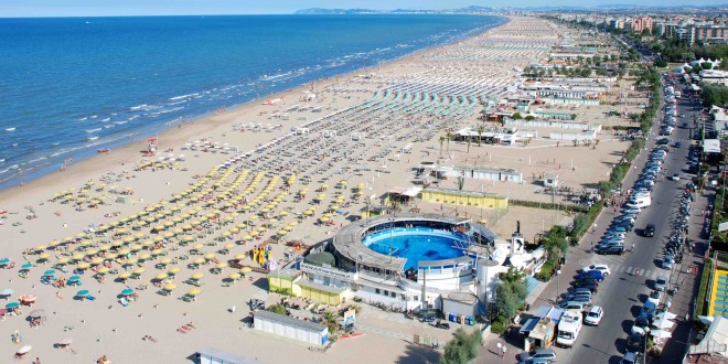 Dall’Umbria a Riccione in poche ore e senza cambi: da giugno al via l’iniziativa “Al mare in treno”