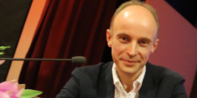 Sanremo segreto: aneddoti e spigolature intorno al più celebre festival della canzone italiana