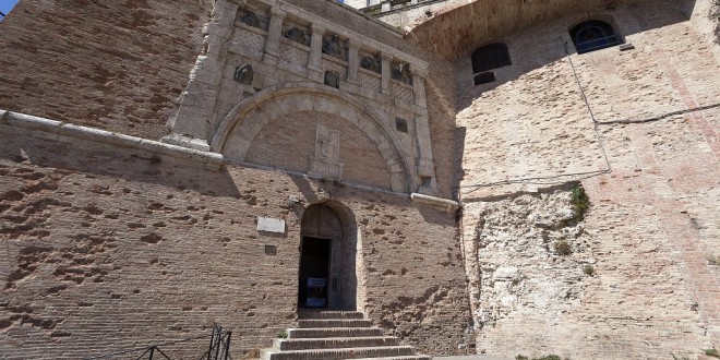 Restauro delle porte storiche per l’accesso alla Rocca Paolina, c’è l’ok della quarta commissione