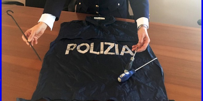 Cacciaviti e arnesi da scasso nascosti nel bagagliaio della macchina: fermati 3 giovani ad Assisi